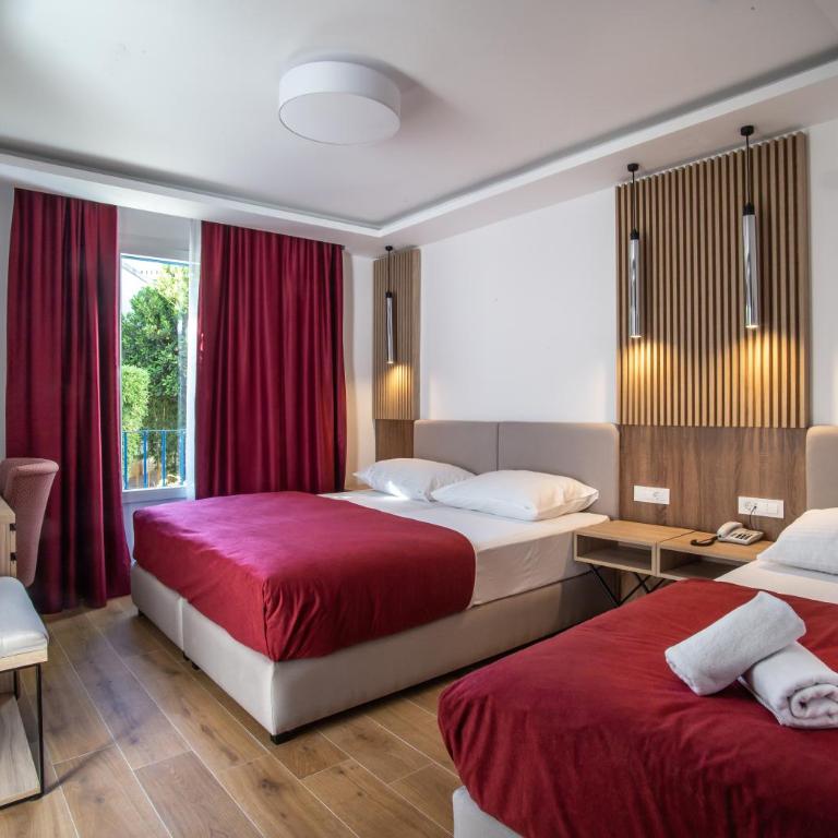 Hotel Slovenska Plaza - Premium Dvokrevetna Soba sa Zasebnim Krevetima i Pomoćnim Ležajem - 1
