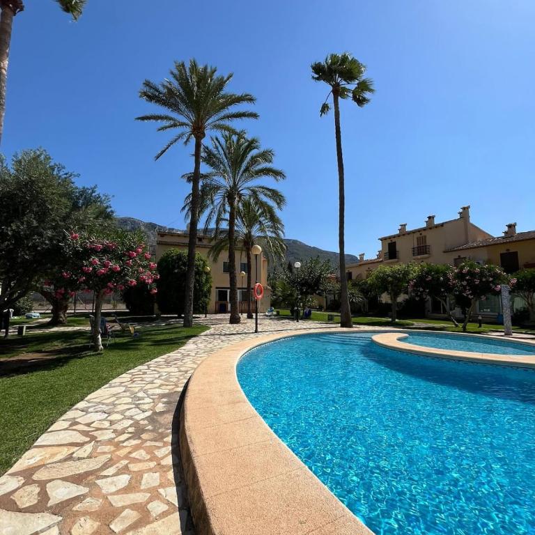 Charming house with pool, not far from beaches, mountain and city - Casa de 3 dormitorios - 10