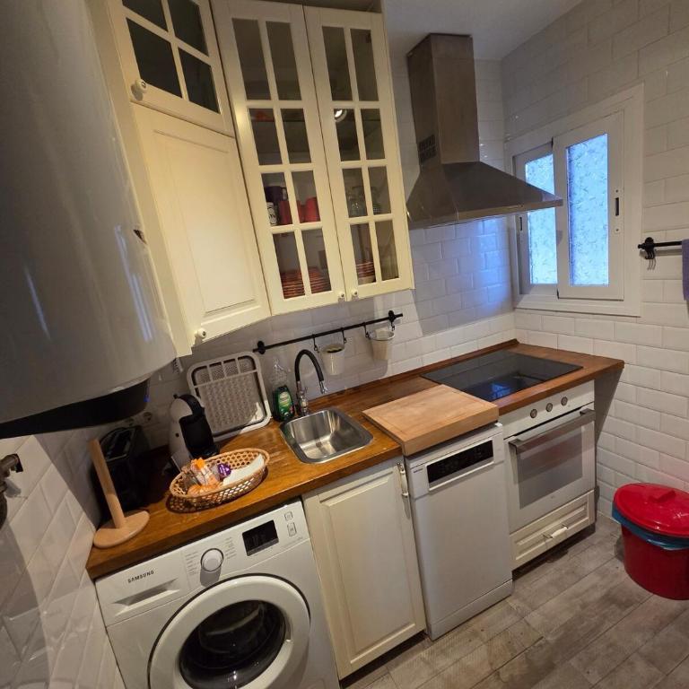 Cozy Apartment in Ventas - Two-Bedroom Apartment - 8