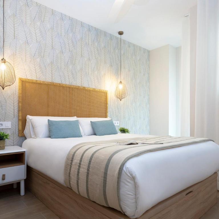 Genteel Home Fuente Nueva - Four-Bedroom Apartment with Terrace - 22