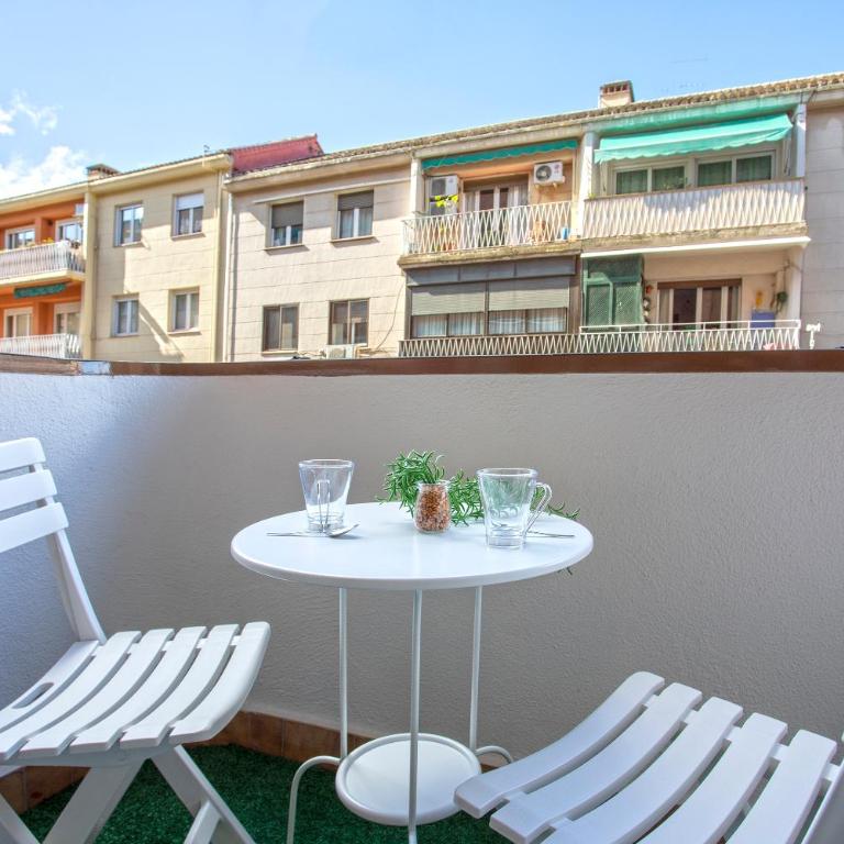 Genteel Home Fuente Nueva - Four-Bedroom Apartment with Terrace - 13