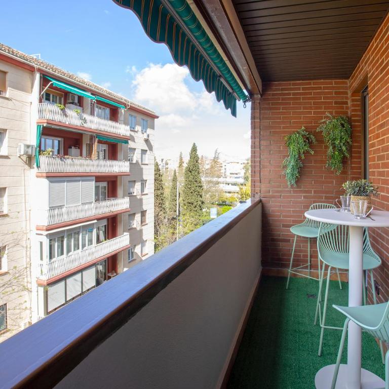 Genteel Home Fuente Nueva - Four-Bedroom Apartment with Terrace - 25