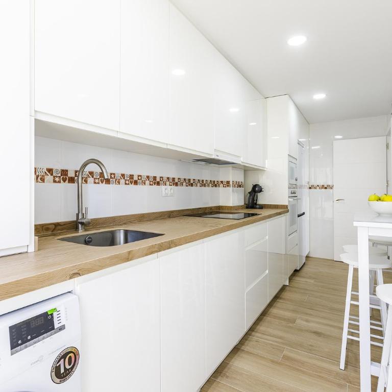 A&N Seafront Sea View Apartment with Terrace Torre del Mar - Apartment with Sea View - 5