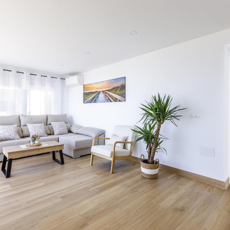 A&N Seafront Sea View Apartment with Terrace Torre del Mar - Apartment with Sea View - 34