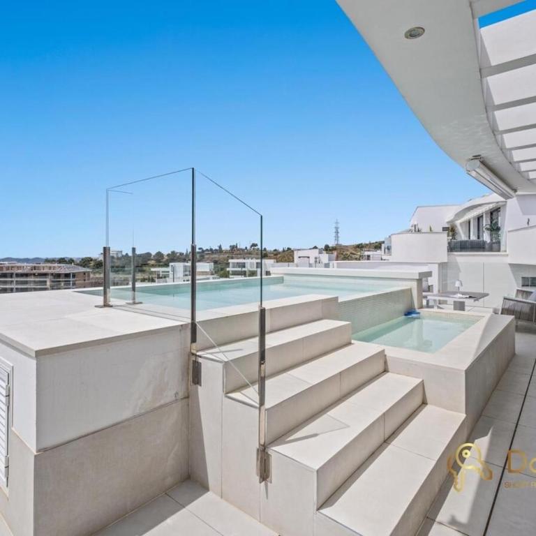 Penthouse with a private pool and sea view in Fuengirola - Apartamento de 3 dormitorios - 1