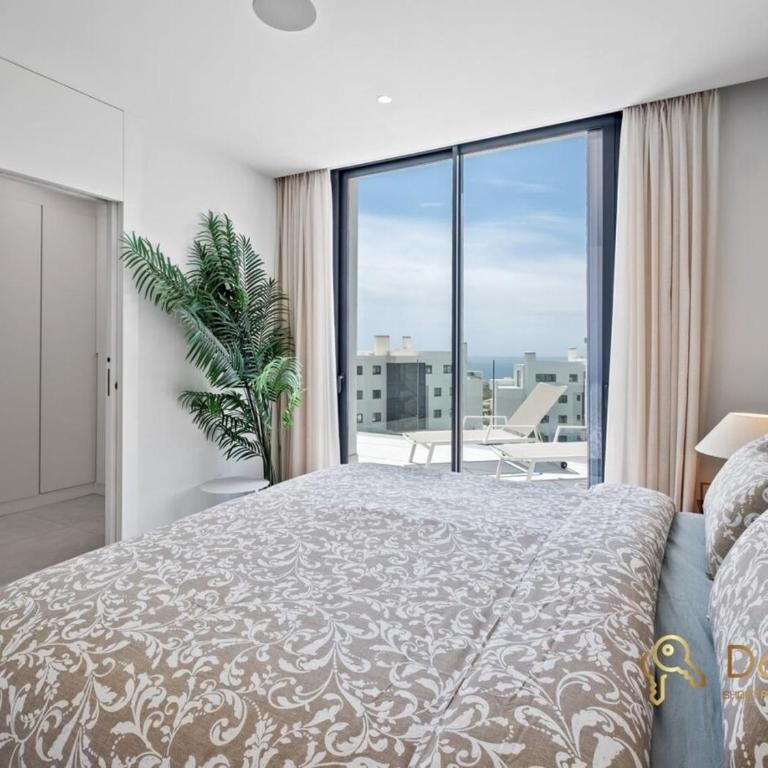 Penthouse with a private pool and sea view in Fuengirola - Apartamento de 3 dormitorios - 40