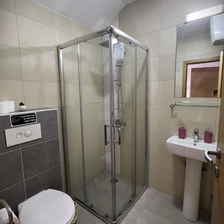 Gaia Aparthotel near Airport - Dvokrevetna Soba sa Bračnim Krevetom - 4