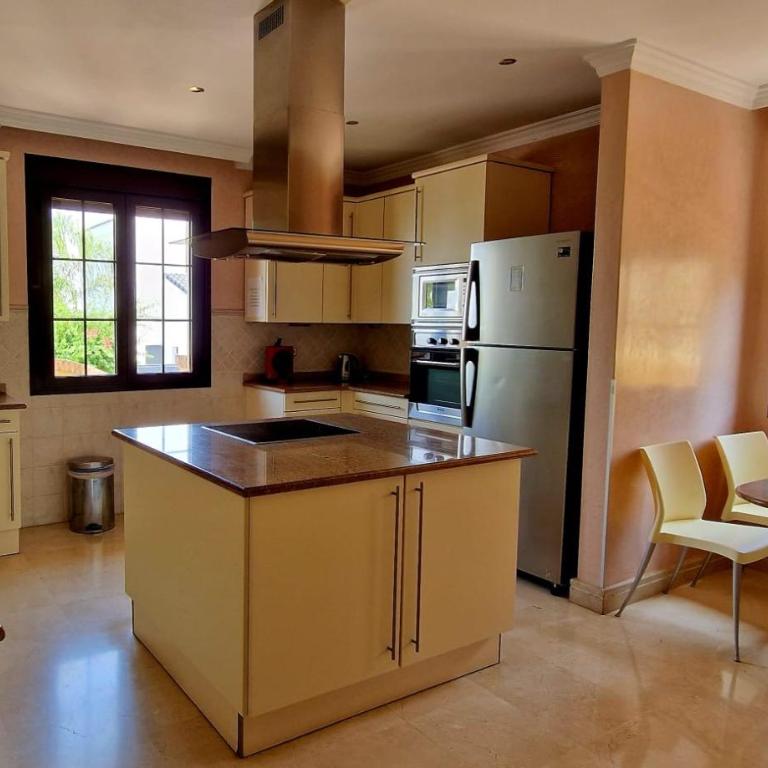 Family friendly villa next to Puerto Banus - Villa - 28