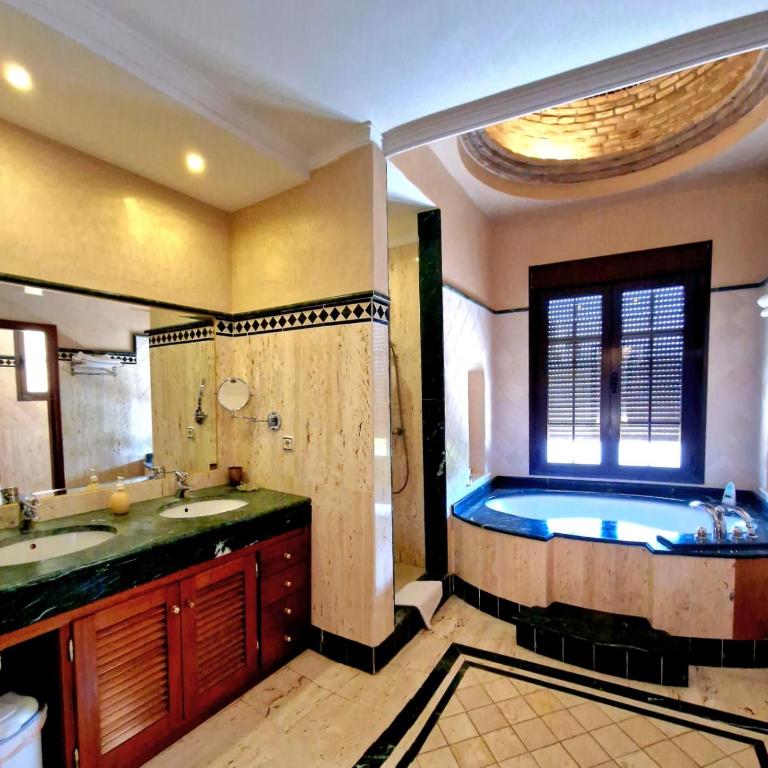 Family friendly villa next to Puerto Banus - Villa - 34