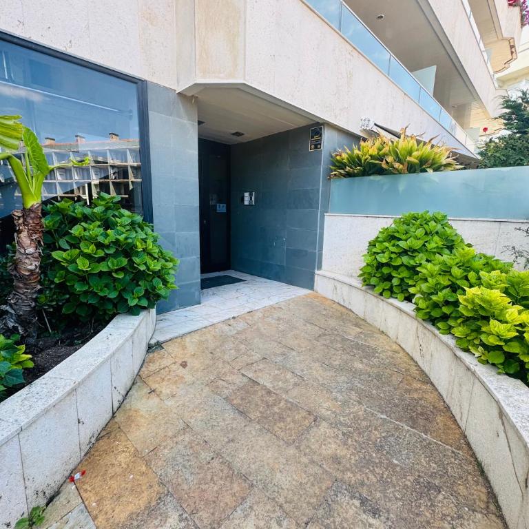 Hermoso piso en un paso de la Playa de Fenals con piscina - Casa con 1 dormitorio - 27