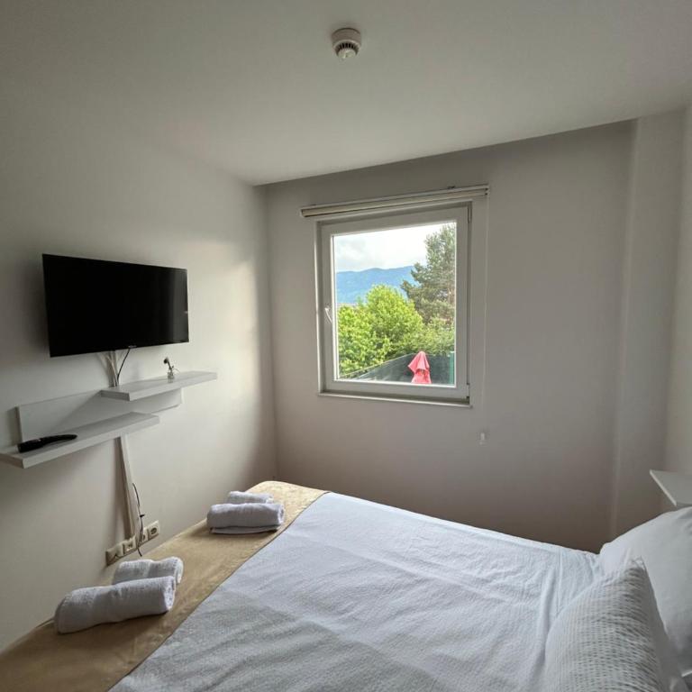 Gaia Aparthotel near Airport - Classic One-Bedroom Apartment with King Bed - 6