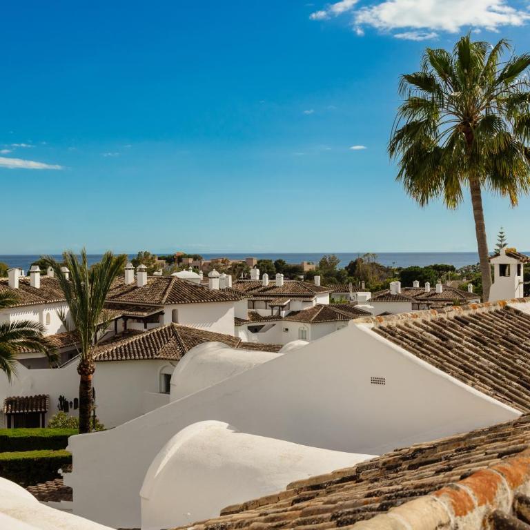 2 storey townhouse with large terrace garden, BBQ and close to the beach, in Elviria, Marbella - Apartamento de 2 dormitorios - 44