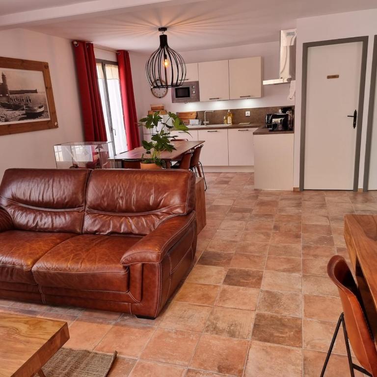 Idéal famille et amis, 2 logements en 1 maison, patio privé, parking, quartier des peintres et plages à pieds - Casa de 3 dormitorios - 9