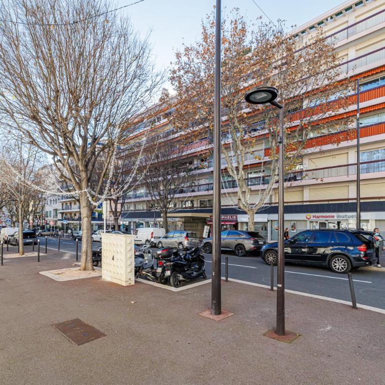 Skyline 2-bedroom flat with Epic Views - Roi Chevalier - Appartement 2 Chambres - 2