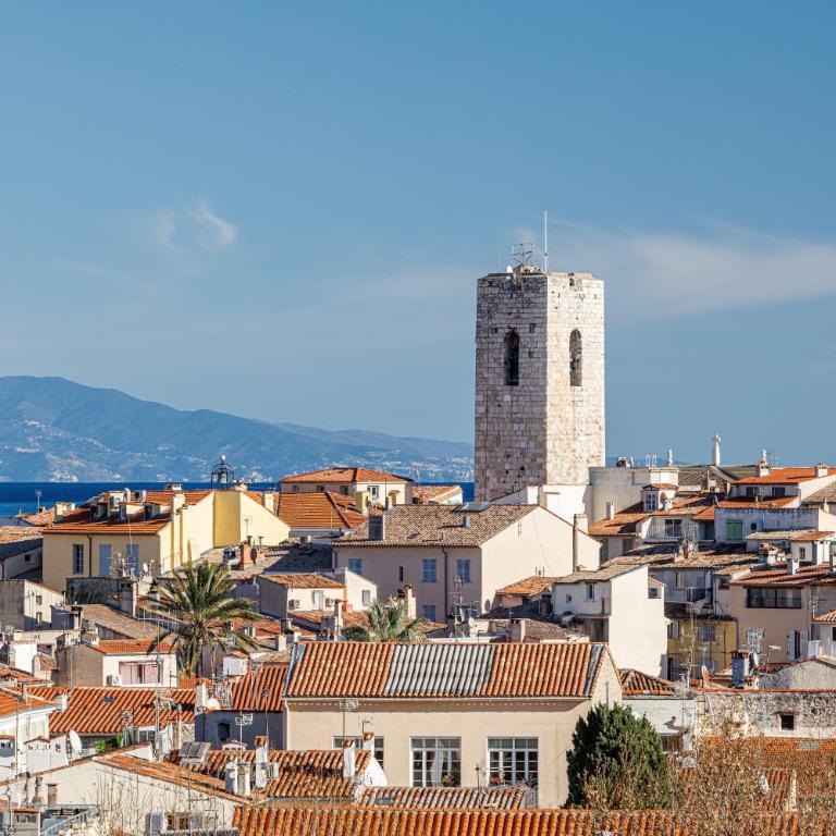 Skyline 2-bedroom flat with Epic Views - Roi Chevalier - Appartement 2 Chambres - 3