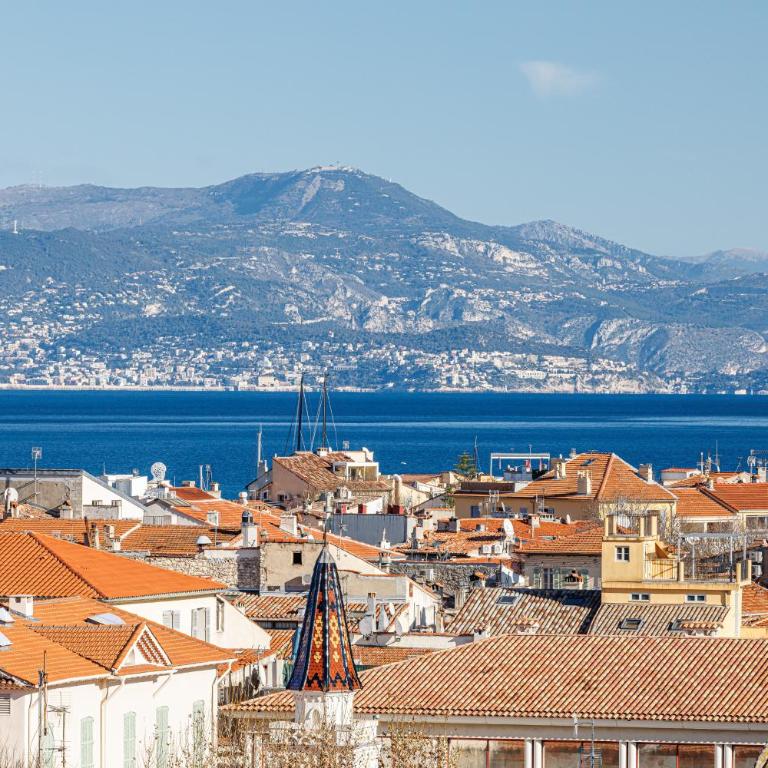 Skyline 2-bedroom flat with Epic Views - Roi Chevalier - Appartement 2 Chambres - 11