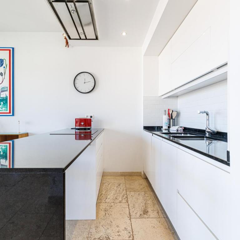 Skyline 2-bedroom flat with Epic Views - Roi Chevalier - Appartement 2 Chambres - 28