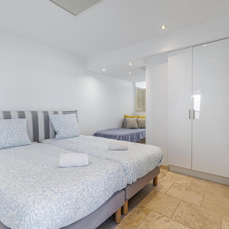 Skyline 2-bedroom flat with Epic Views - Roi Chevalier - Appartement 2 Chambres - 35