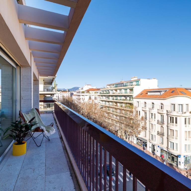 Skyline 2-bedroom flat with Epic Views - Roi Chevalier - Appartement 2 Chambres - 38
