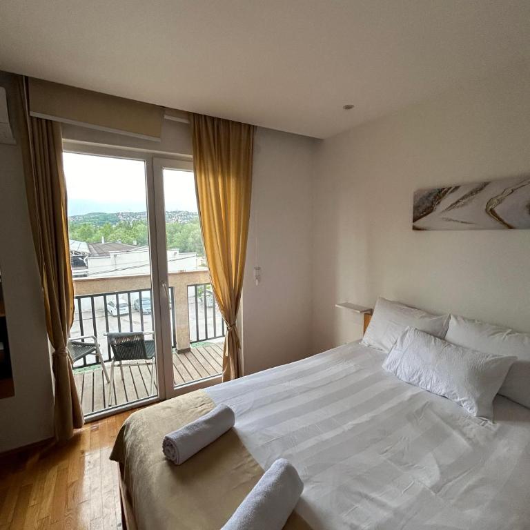 Gaia Aparthotel near Airport - Dvokrevetna Soba sa Bračnim Krevetom i Balkonom - 18
