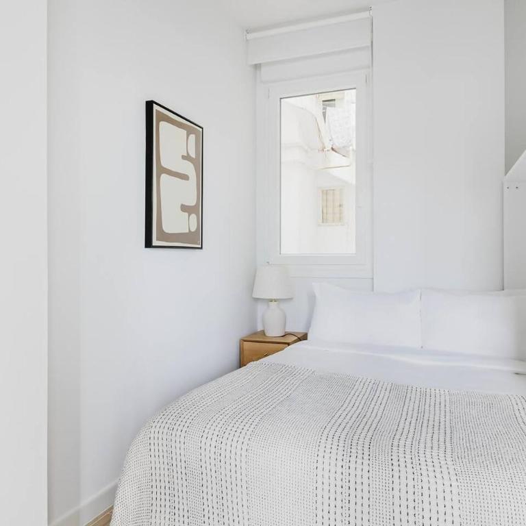 Apartamento 6 - Luminoso en Castellana - 4 Torres - Two-Bedroom Apartment - 12