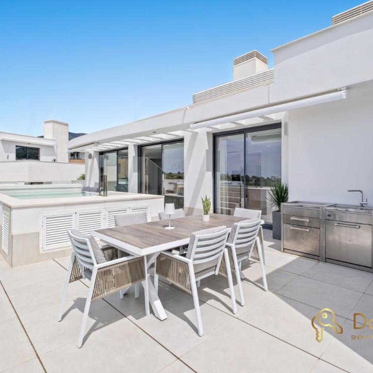 Penthouse with a private pool and sea view in Fuengirola - Apartamento de 3 dormitorios - 5