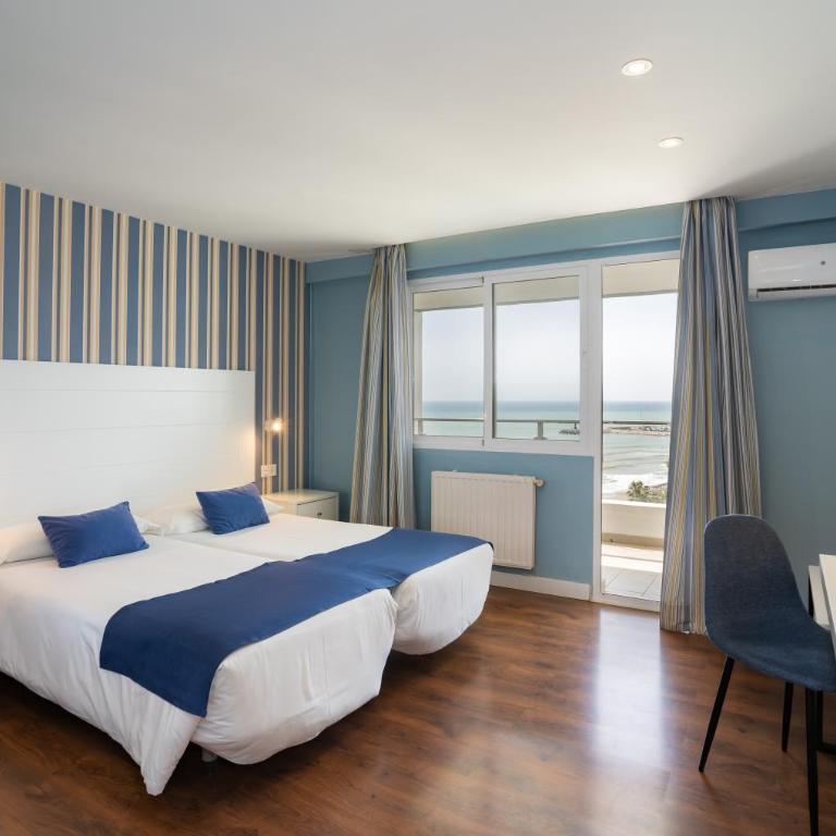 La Barracuda - Habitación Doble con vistas al mar y a la piscina - 3