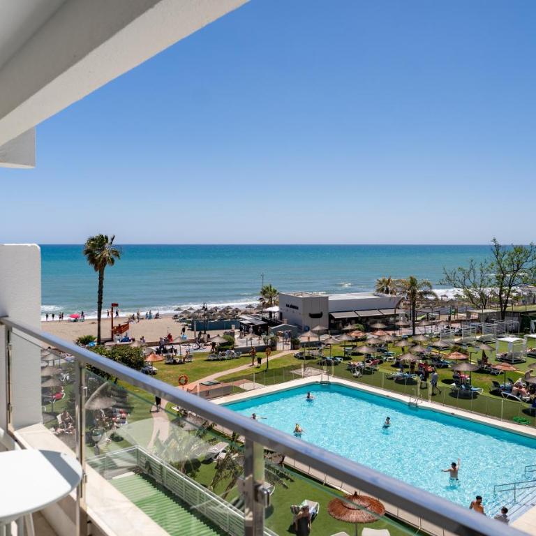 La Barracuda - Habitación Doble con vistas al mar y a la piscina - 4