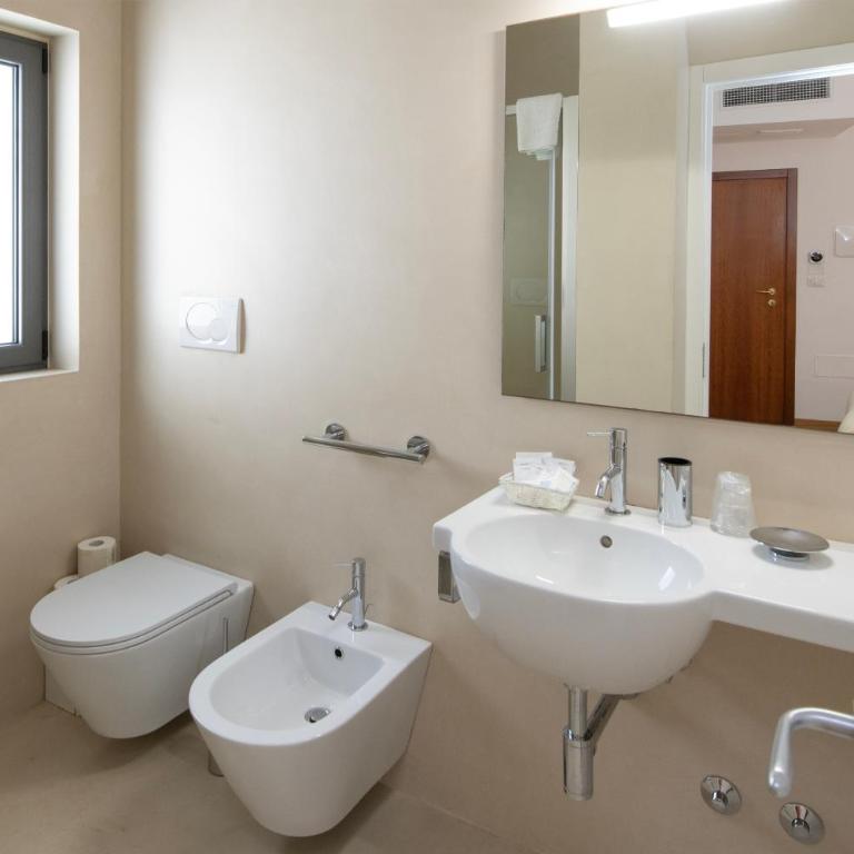 Hotel Albània - Camera Tripla Superior - 2