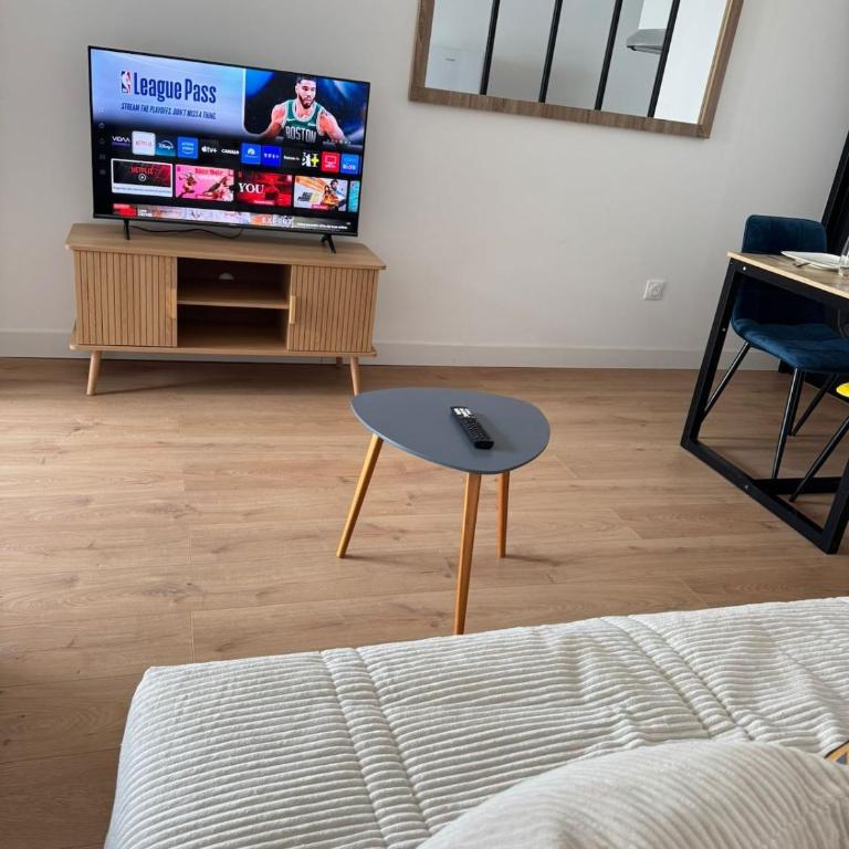logement 5 parking gratuit - Appartement 1 Chambre - 9