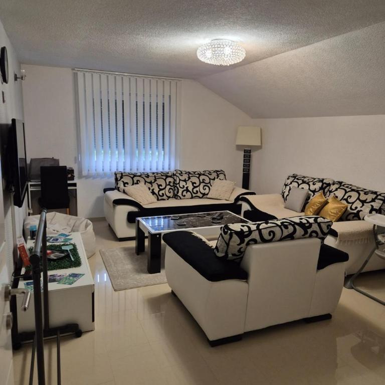 Apartman IN - Two-Bedroom Apartment - 10