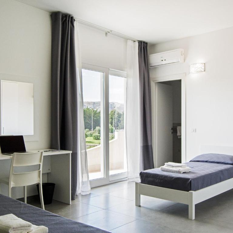 Ermes - Camera Quadrupla con Balcone - 3