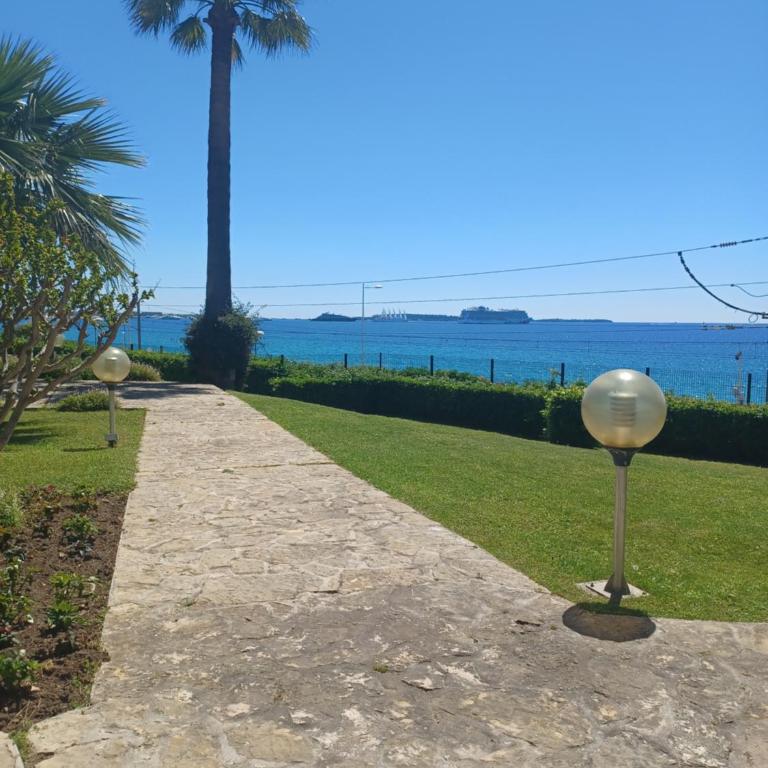 Cannes Studio Vue mer Panoramique Château de la Mer - Appartement 1 Chambre - 12