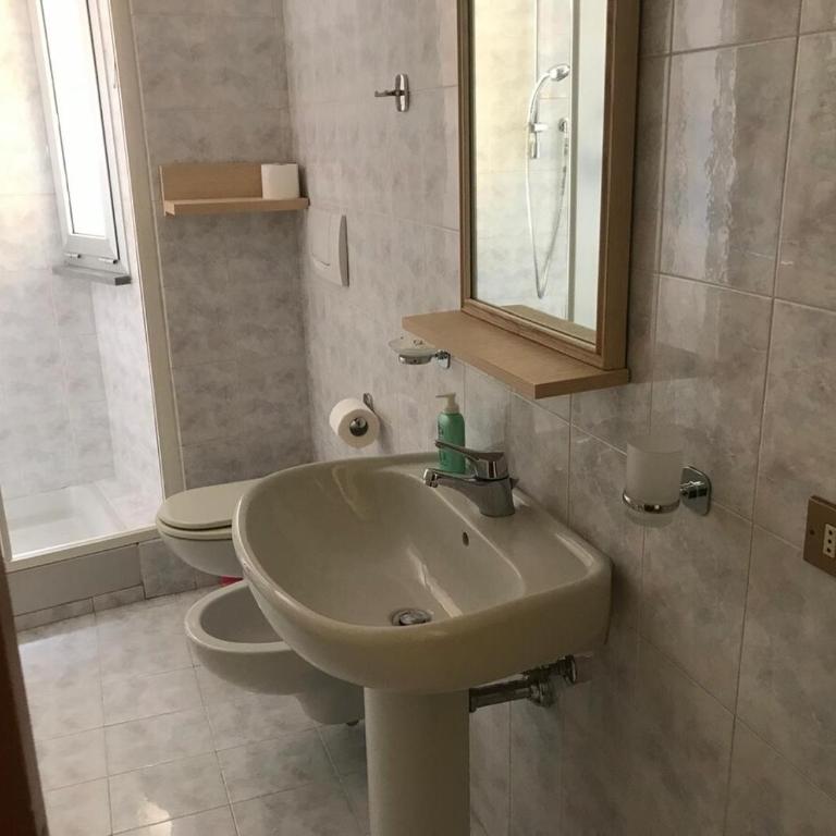 Casa Vacanze Gerenzone - Lecco - Appartamento con 2 Camere da Letto e Balcone - 12