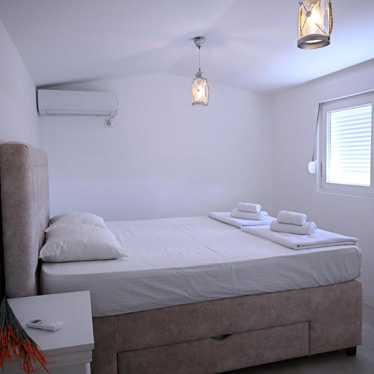 Apartments Danica - One-Bedroom Apartment - 11