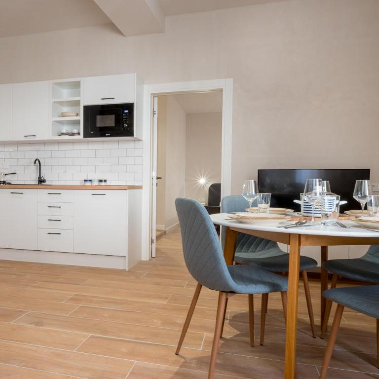 Modern Design Old Town Apartment by MN Property - Apartman sa 1 Spavaćom Sobom - 1