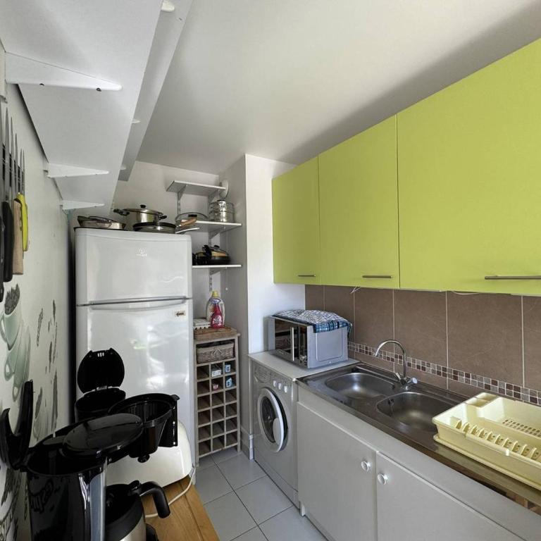 Appartement climatisé en centre-ville de Cavalaire-sur-Mer - FR-1-100-356 - Appartamento - 7