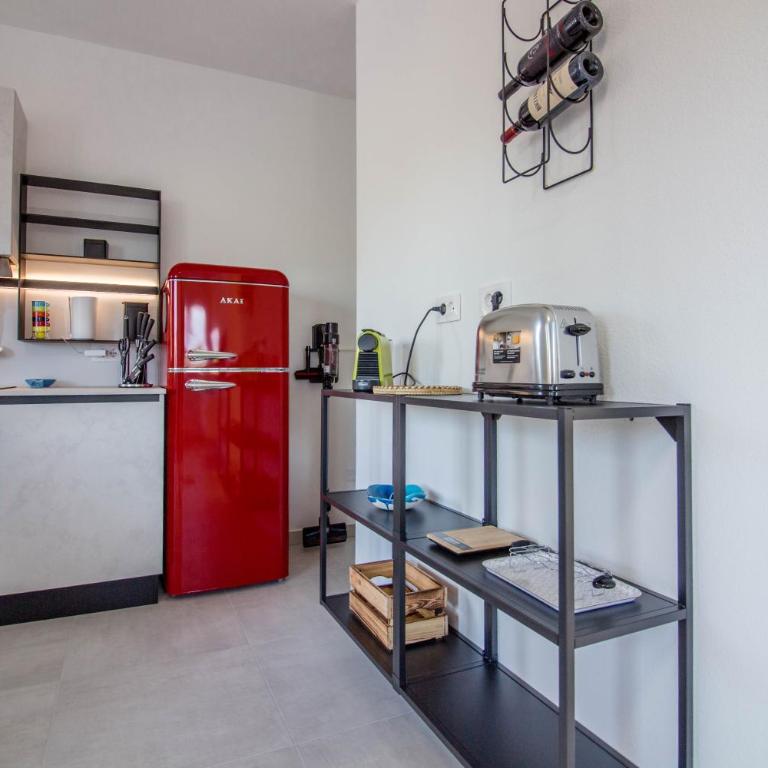 GuestHost - Elegant Beachfront Wi-Fi & Parking - Appartamento con 1 Camera da Letto - 7