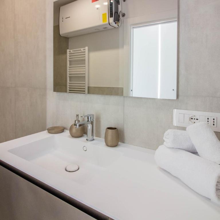 GuestHost - Elegant Beachfront Wi-Fi & Parking - Appartamento con 1 Camera da Letto - 15