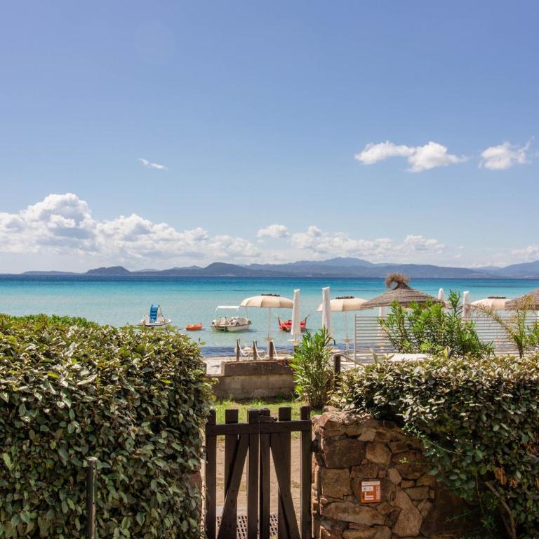 GuestHost - Elegant Beachfront Wi-Fi & Parking - Appartamento con 1 Camera da Letto - 2