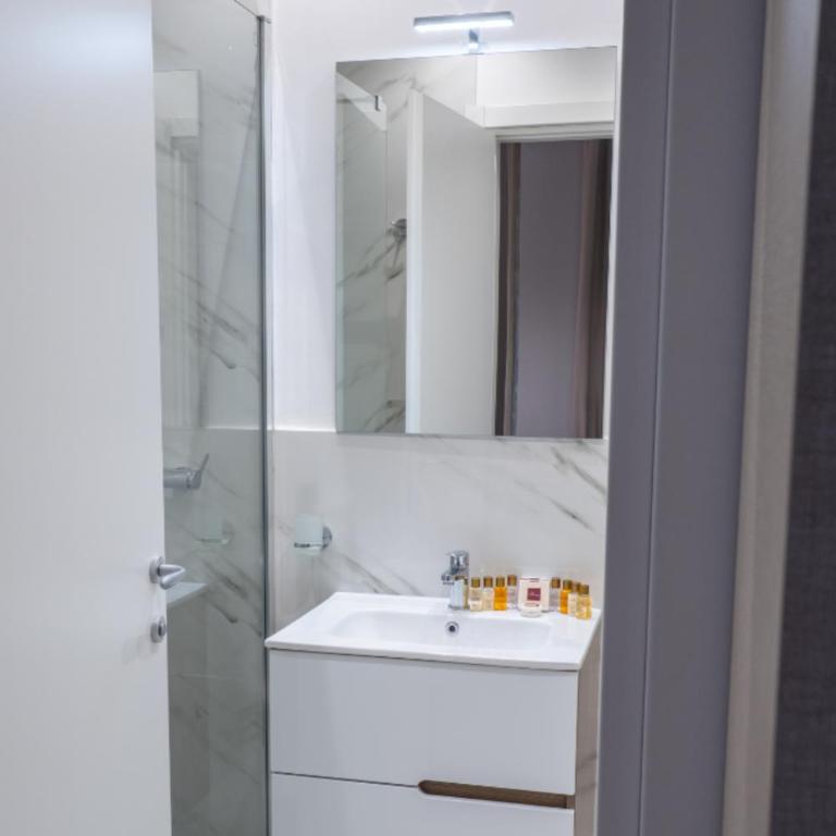Tiber Suite - Camera Familiare con Balcone - 22