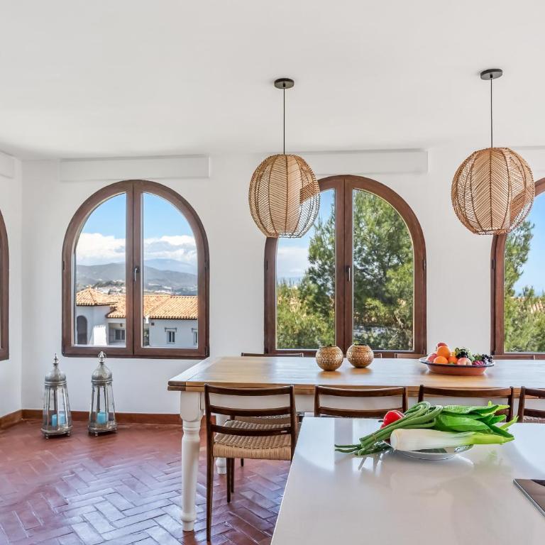 Exclusive Villa, Wonderful Garden, Private Heated Pool - Villa with Private Pool - 14