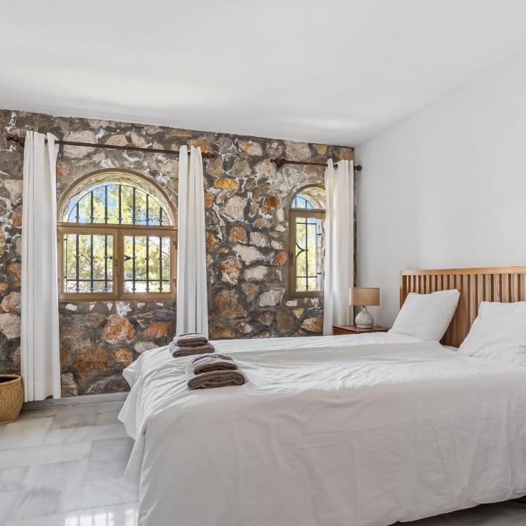 Exclusive Villa, Wonderful Garden, Private Heated Pool - Villa with Private Pool - 22