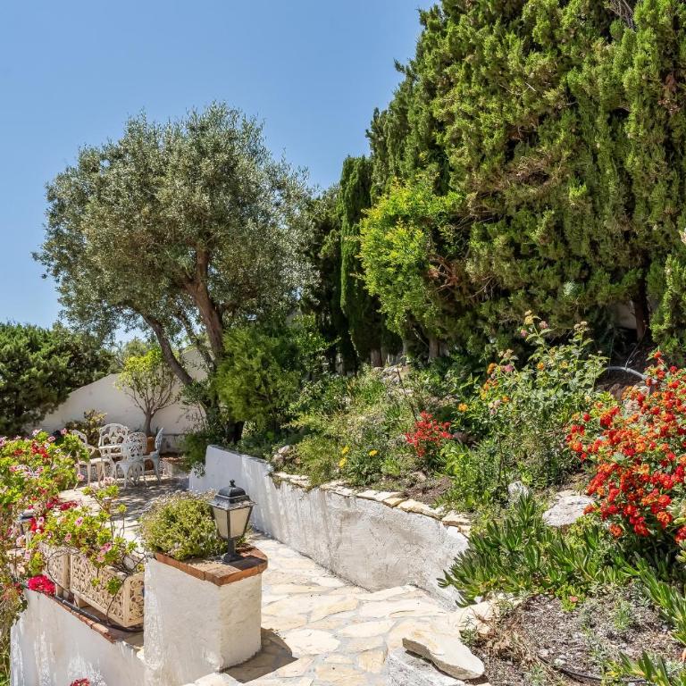 Exclusive Villa, Wonderful Garden, Private Heated Pool - Villa with Private Pool - 46