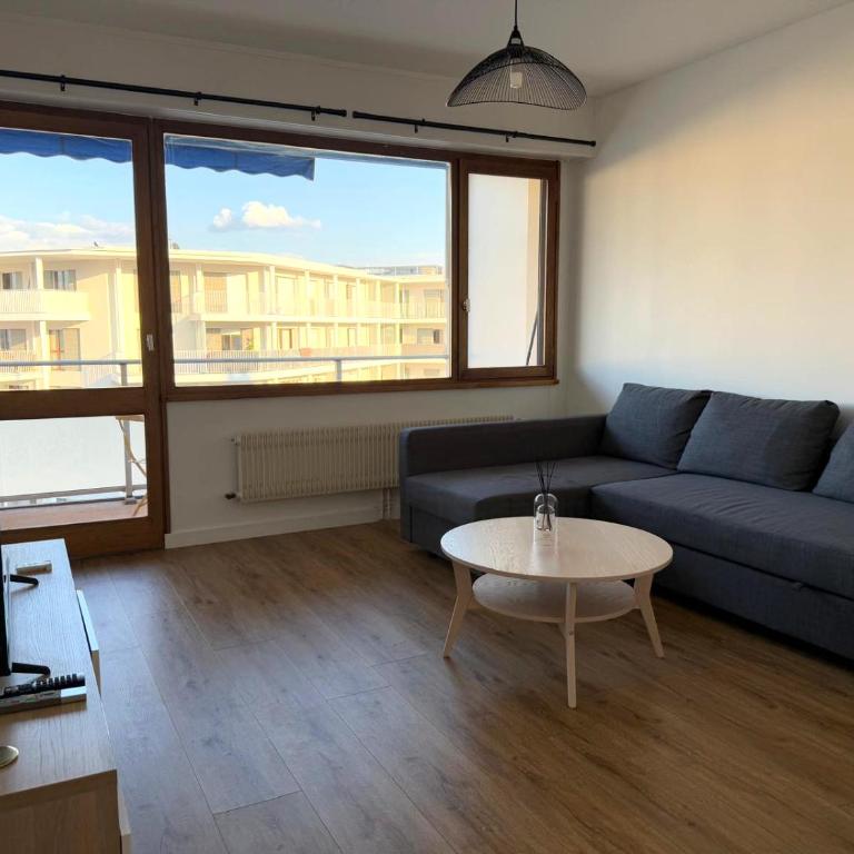 M002 Appartement T2 spacieux et lumineux avec balcon à deux pas du centre ville - Appartement 1 Chambre - 1
