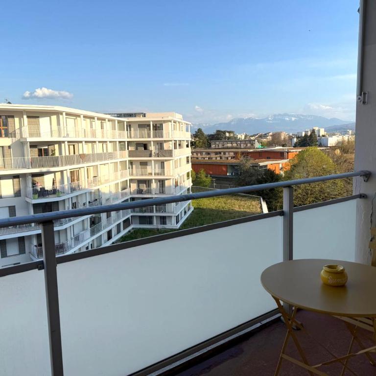 M002 Appartement T2 spacieux et lumineux avec balcon à deux pas du centre ville - Appartement 1 Chambre - 6