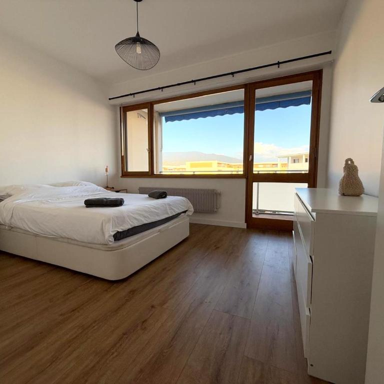 M002 Appartement T2 spacieux et lumineux avec balcon à deux pas du centre ville - Appartement 1 Chambre - 3