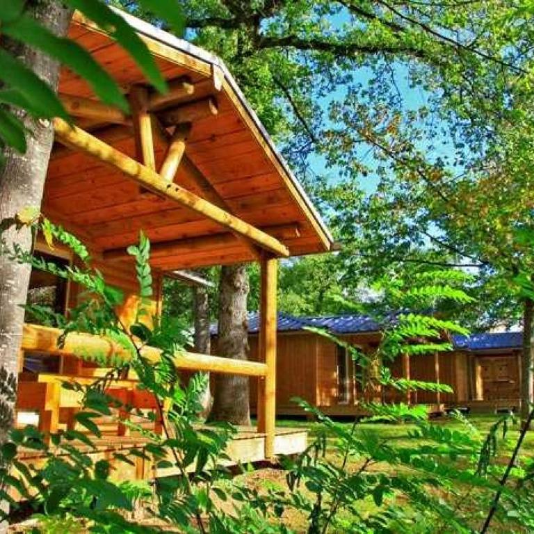 ZEcamping 4 étoiles familial hammam bain à remous et sauna - Two-Bedroom Chalet 2 - 12