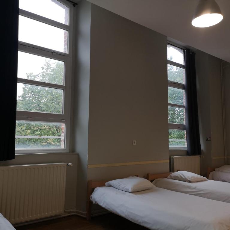 Auberge de Jeunesse HI Amiens - Habitación Cuádruple con baño - 4