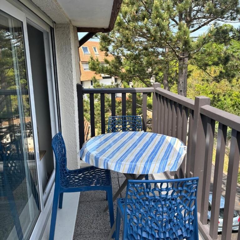 Appartement lumineux à 5 min de la plage - Two-Bedroom Apartment with Balcony - 13